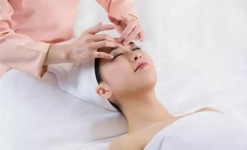 艾灸一般几天灸一次？艾灸频率与个人体质、治疗目的息息相关。